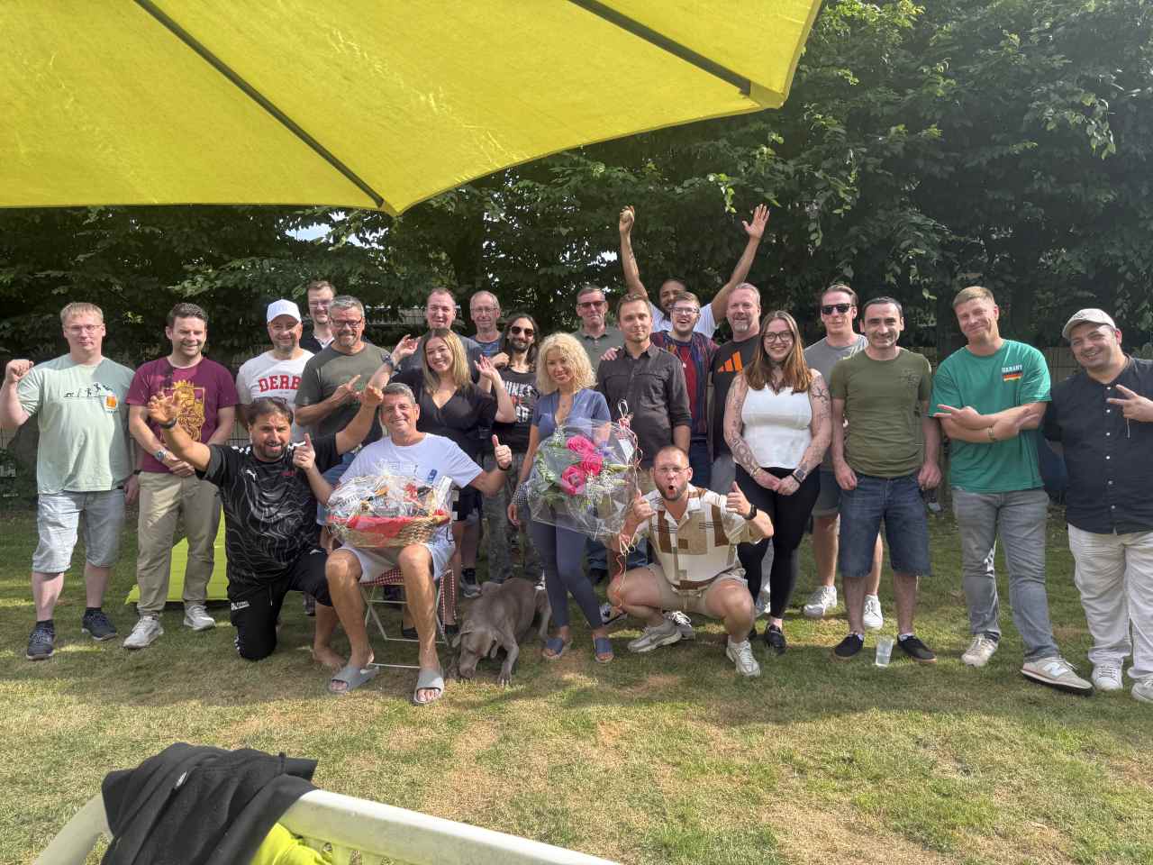 Lager-Team feiert Uwe Rodolph neuen Meisterposten – Grill, Tanz und Dankbarkeit im Garten von Marxen