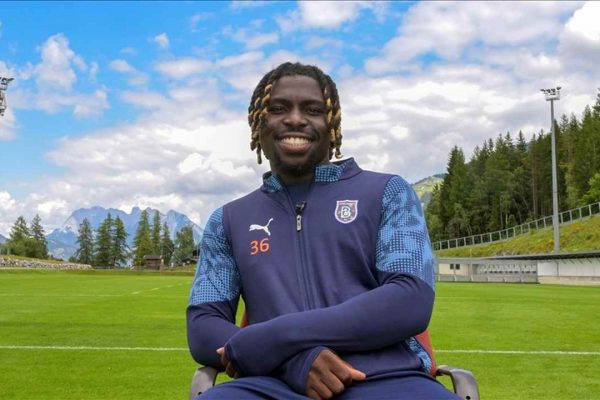Başakşehirli futbolcu Ebosele, kendisine duyulan güvenin karşılığını vermeyi amaçlıyor