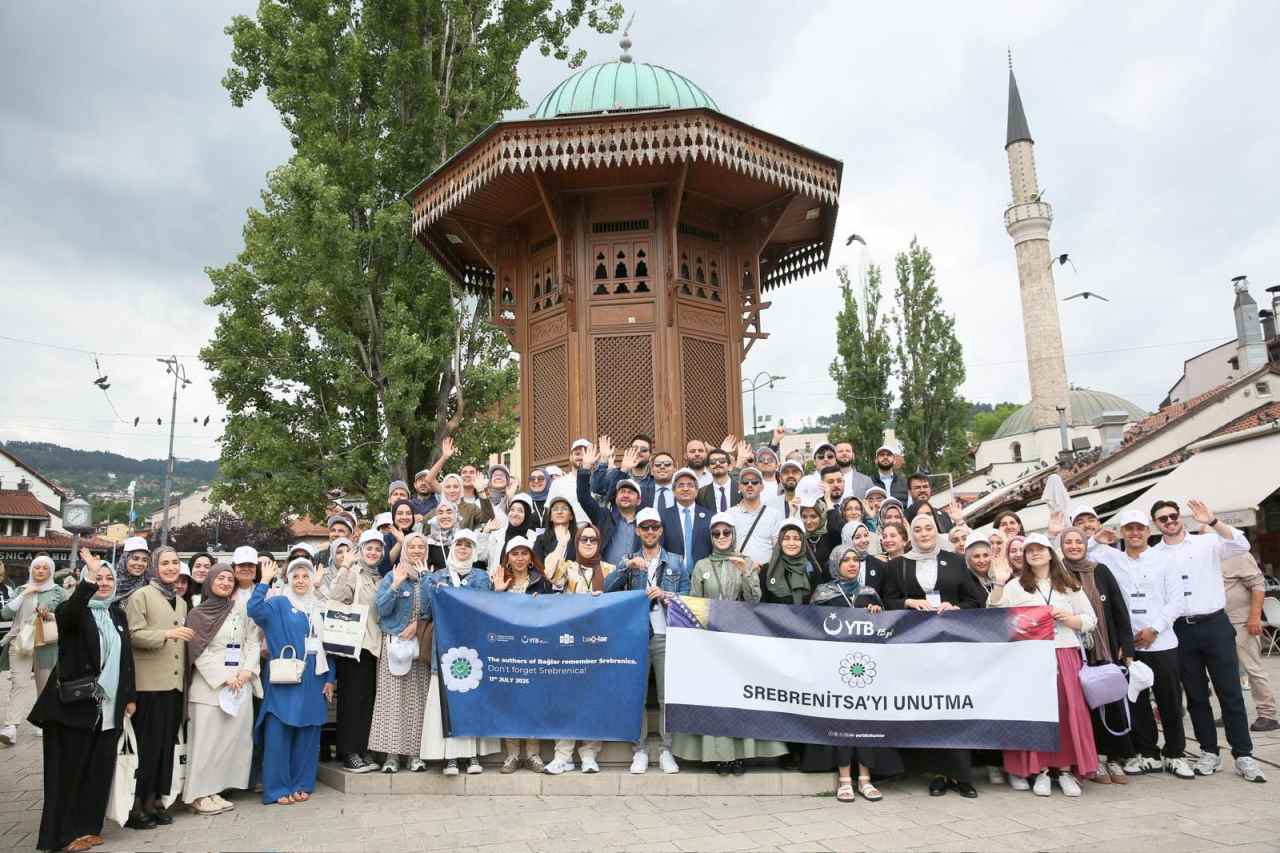 Srebrenitsa Soykırımı’nın 30. yılı kapsamında YTB, Bosna’da akademi programları ve yürüyüşler düzenledi. 