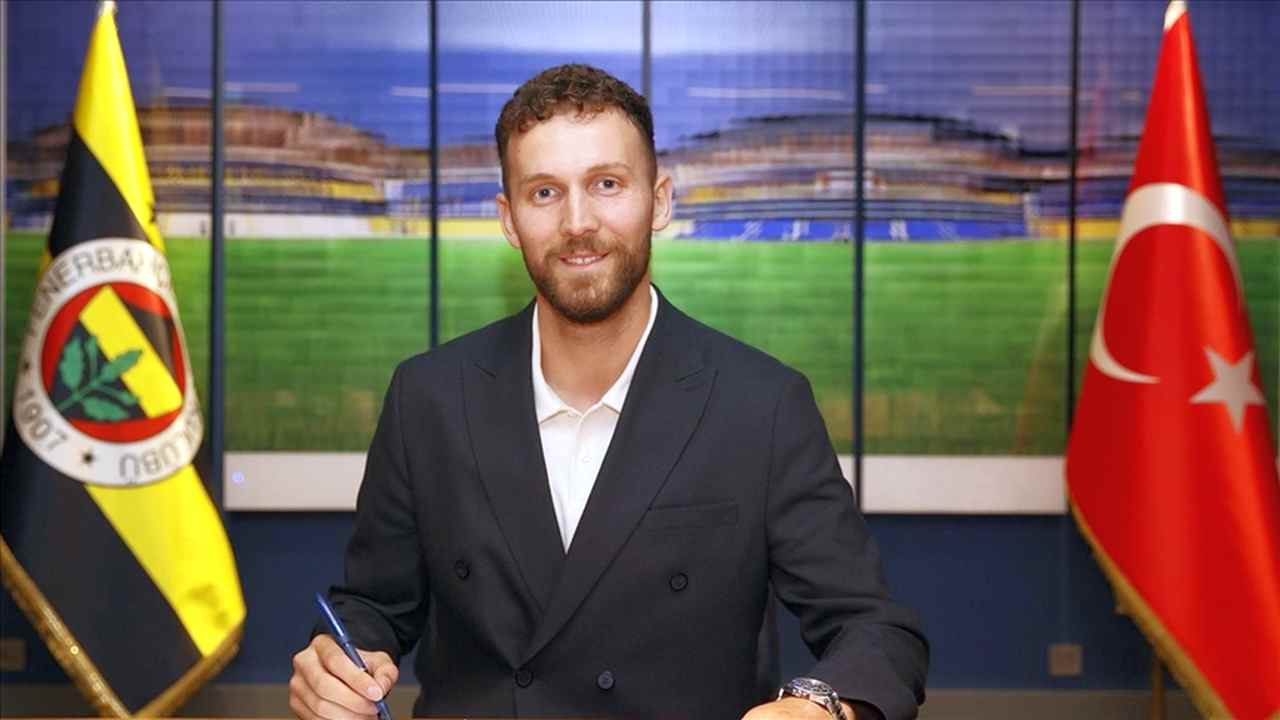 Fenerbahçe, altyapısından yetişen kaleci Tarık Çetin’i yeniden kadrosuna kattı