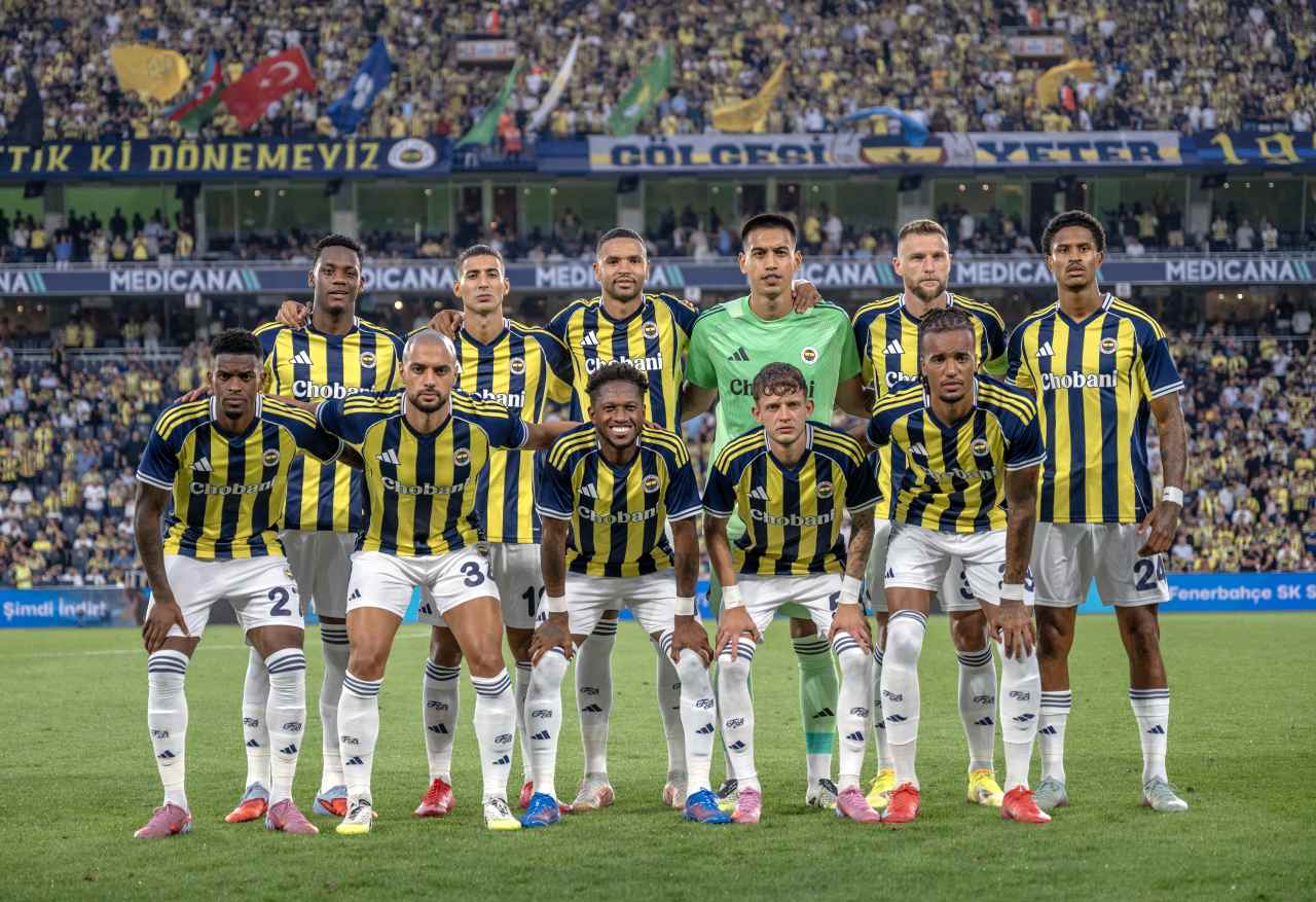 Fenerbahçe, Feyenoord’u 5 golle geçerek adını play-off turuna yazdırdı