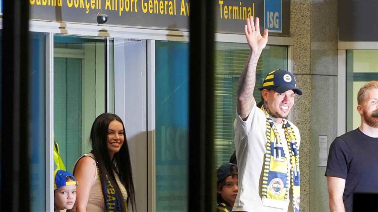 Fenerbahçe, Ederson ile 3+1 yıllık sözleşme imzaladı