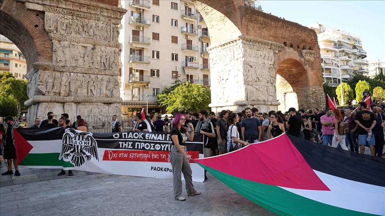 PAOK taraftarları, Maccabi Tel Aviv maçı öncesinde İsrail’i protesto etti