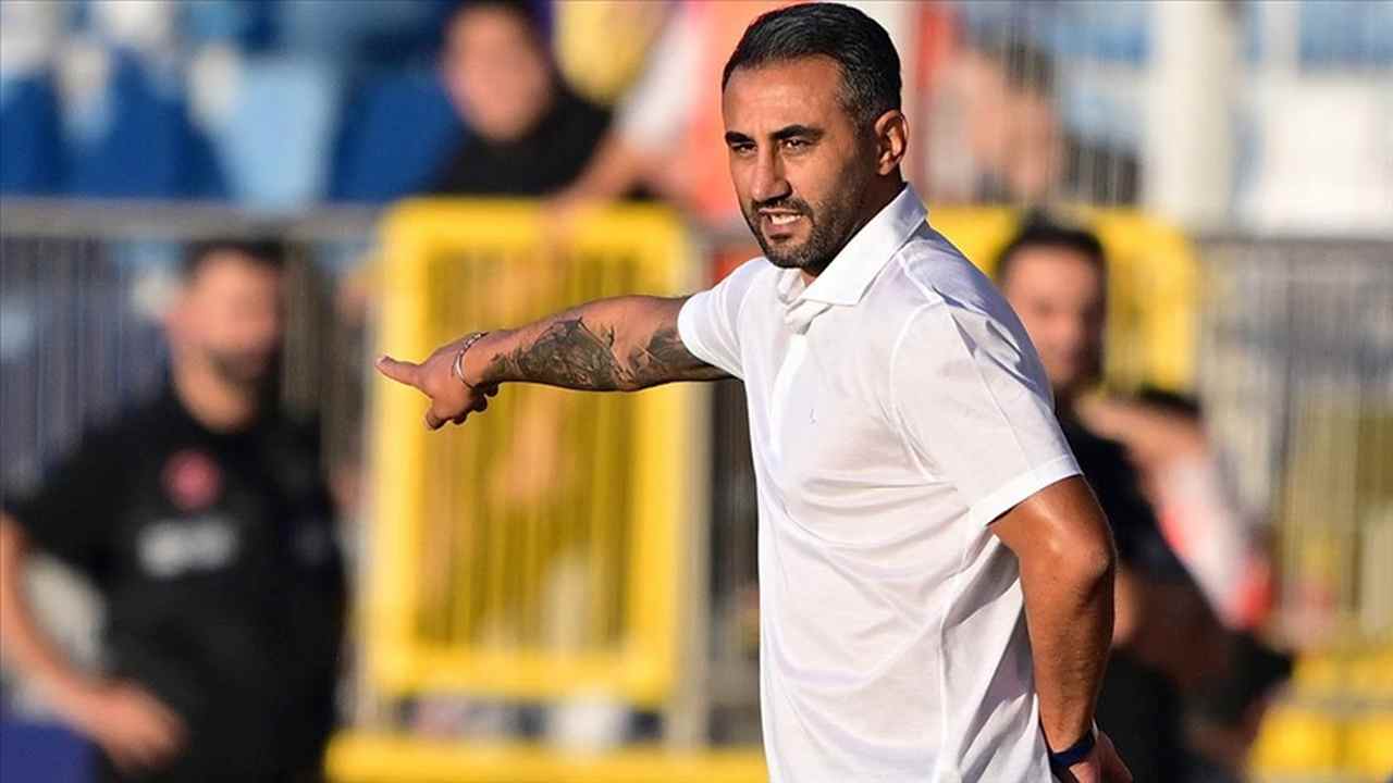 Eyüpspor Teknik Direktörü Selçuk Şahin, istifa etti
